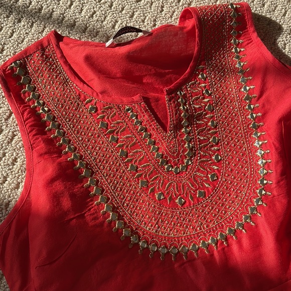 High-Low Style Indian Suit - Picture 8 of 10